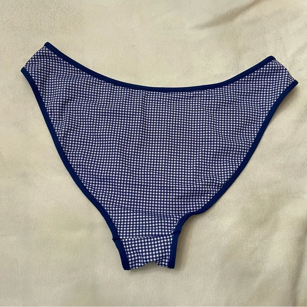 Frankies Bikinis new without